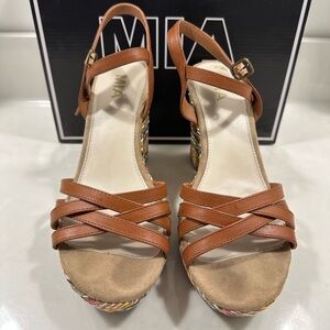 Mia luggage brown platform wedge sandal with multi-color wedge